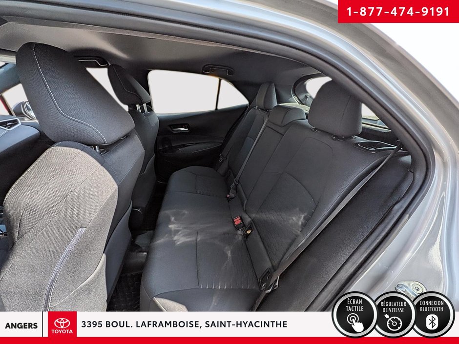 Toyota Corolla Hatchback SE 2020-6