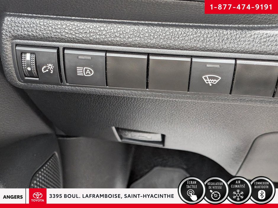 2022 Toyota Corolla LE-10