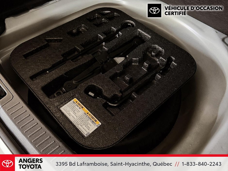 2022 Toyota Corolla SE CVT-17