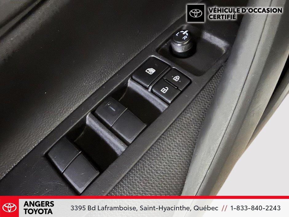 2025 Toyota Corolla Hybrid LE-11