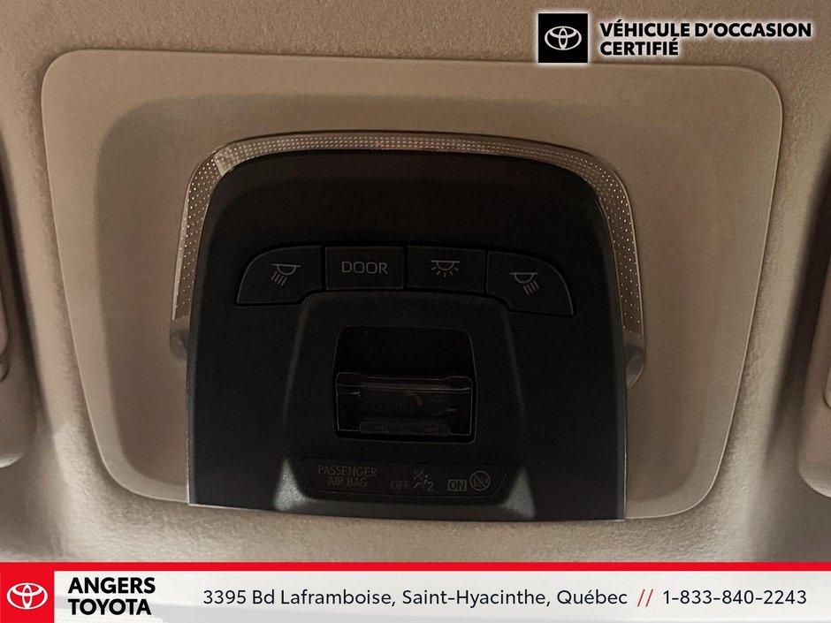 2025 Toyota Corolla Hybrid LE-18