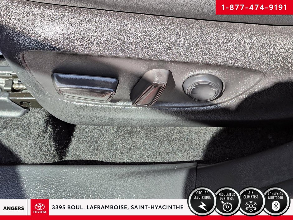 2022 Toyota Highlander XLE-12
