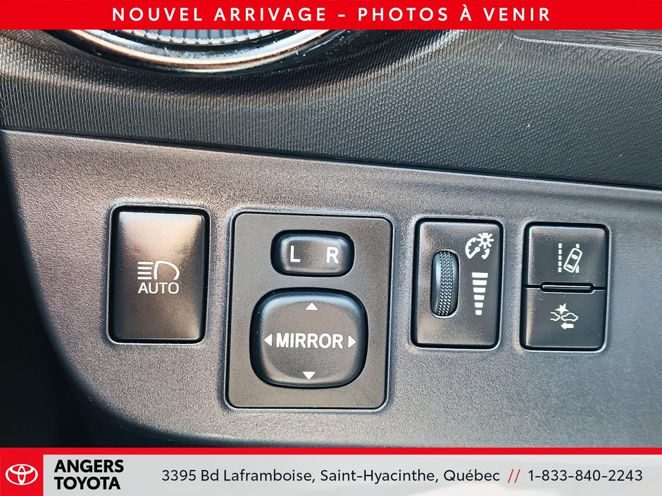 Toyota Prius c hybride 2018-15
