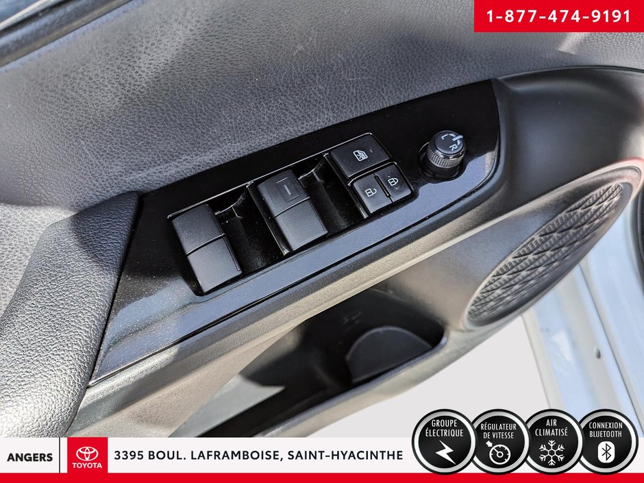 2022 Toyota PRIUS PRIME UPGRADE-10