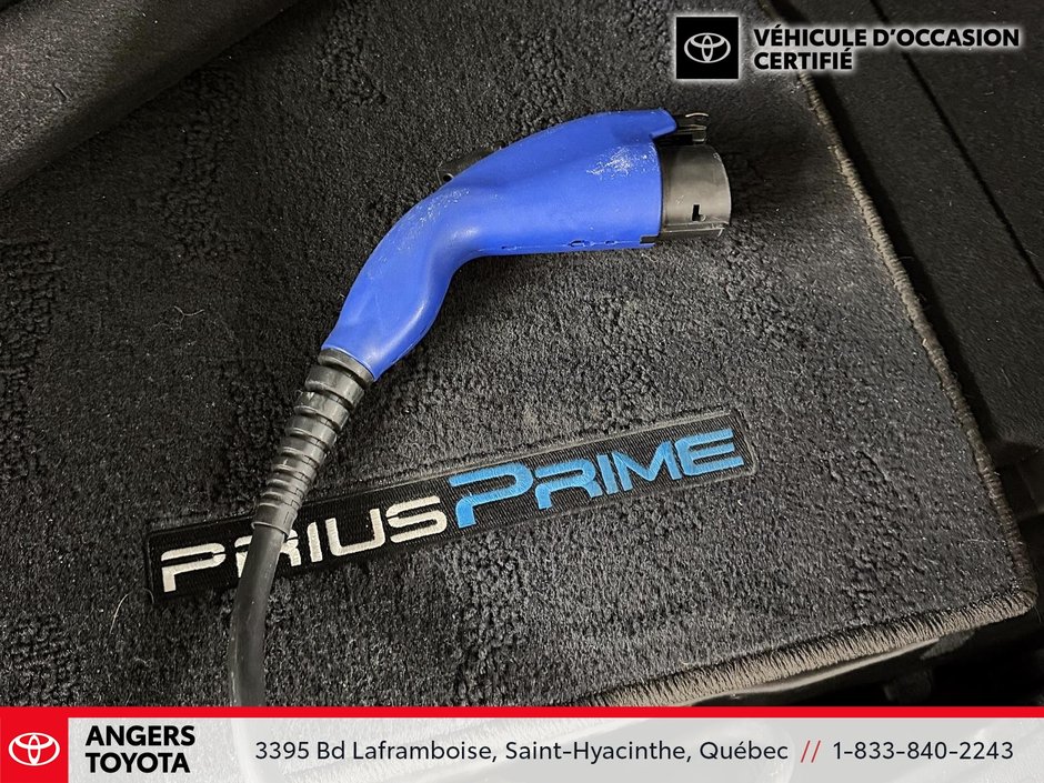 2022 Toyota Prius Prime UPGRADE-19