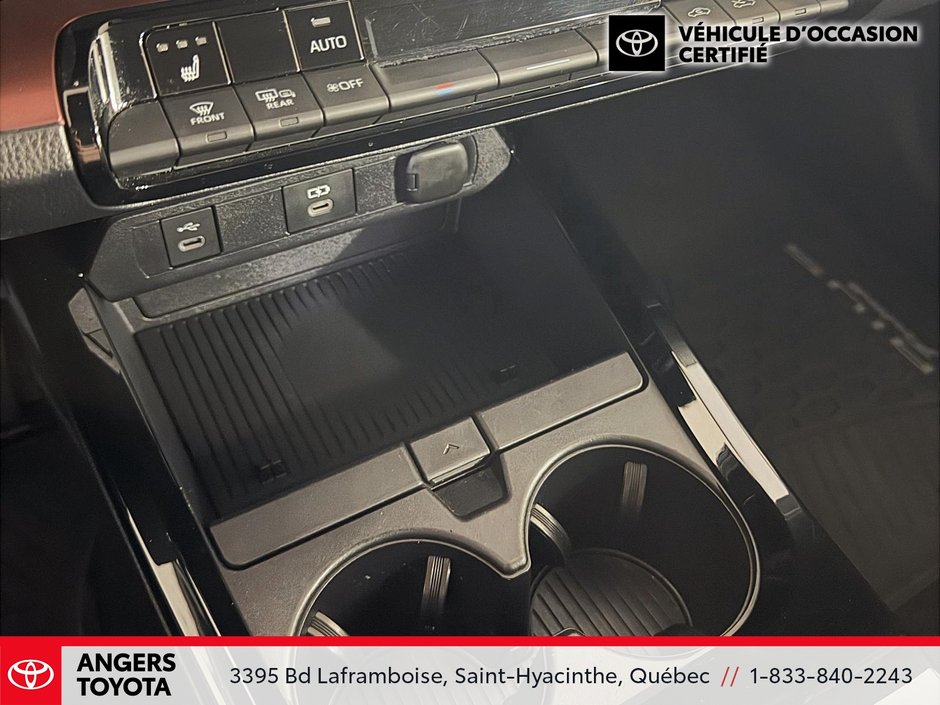 2024 Toyota Prius Plug-in Hybrid SE-19