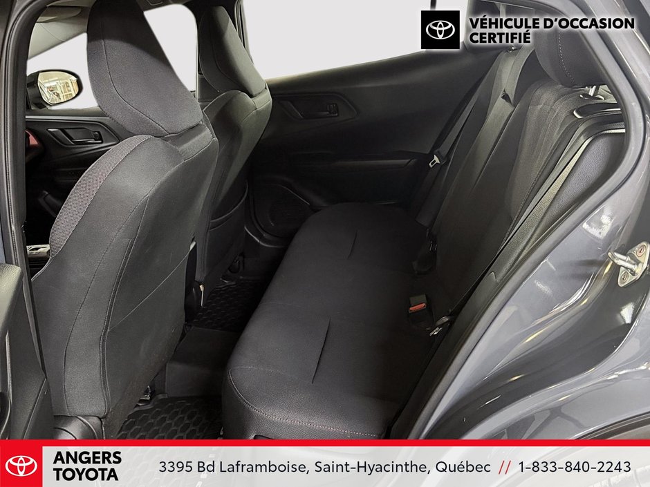 2024 Toyota Prius Plug-in Hybrid SE-8