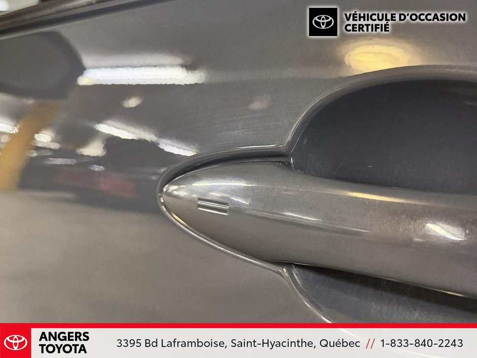 2024 Toyota Prius Plug-in Hybrid SE-10