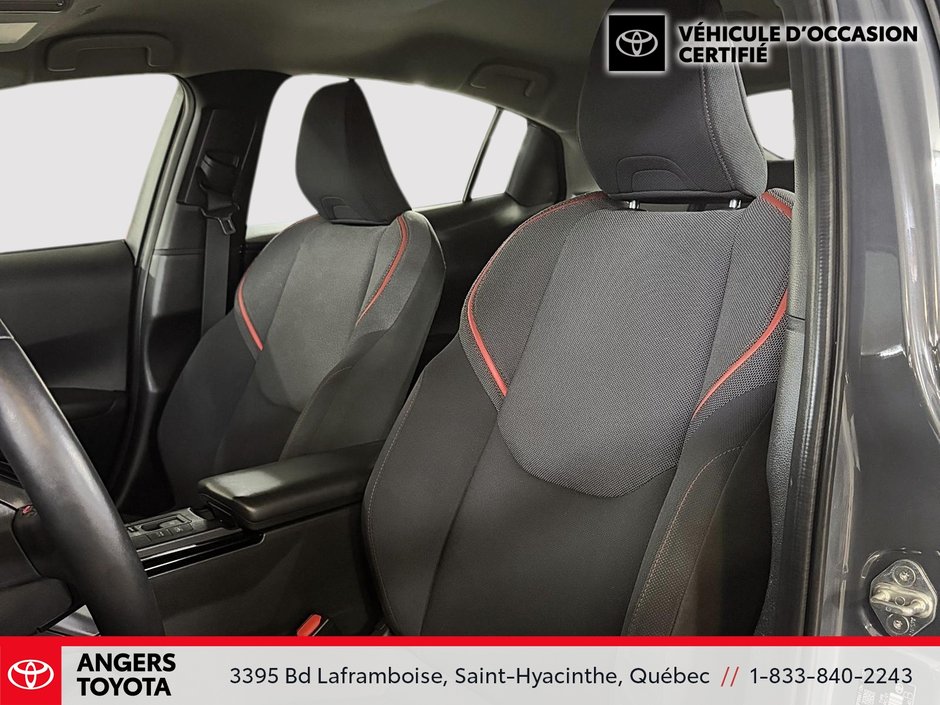 2024 Toyota Prius Plug-in Hybrid SE-6