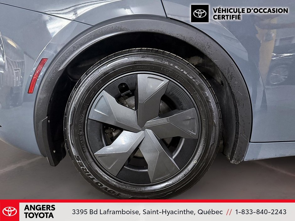 2024 Toyota Prius Plug-in Hybrid SE-25