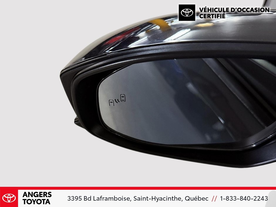 2024 Toyota Prius Plug-in Hybrid SE-9