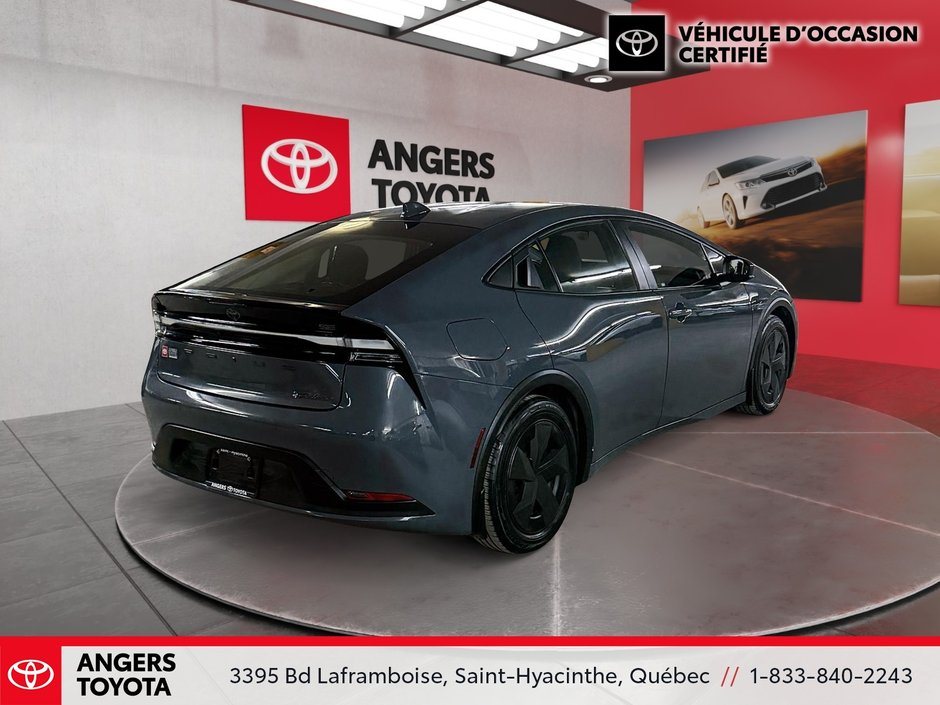 2024 Toyota Prius Plug-in Hybrid SE-3