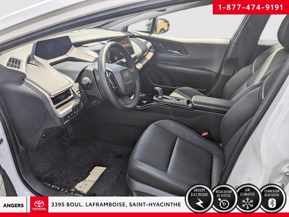 Toyota Prius XLE E-AWD 2024-7