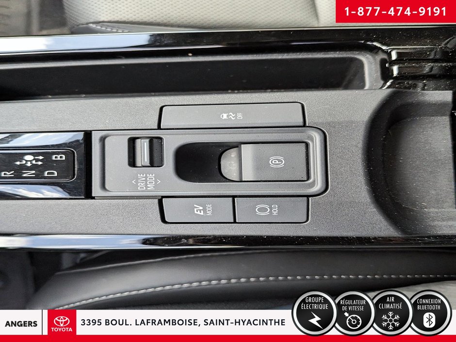 Toyota Prius XLE E-AWD 2024-19