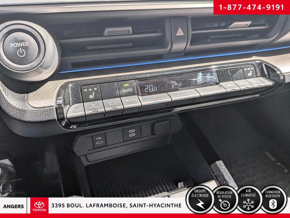 Toyota Prius XLE E-AWD 2024-16
