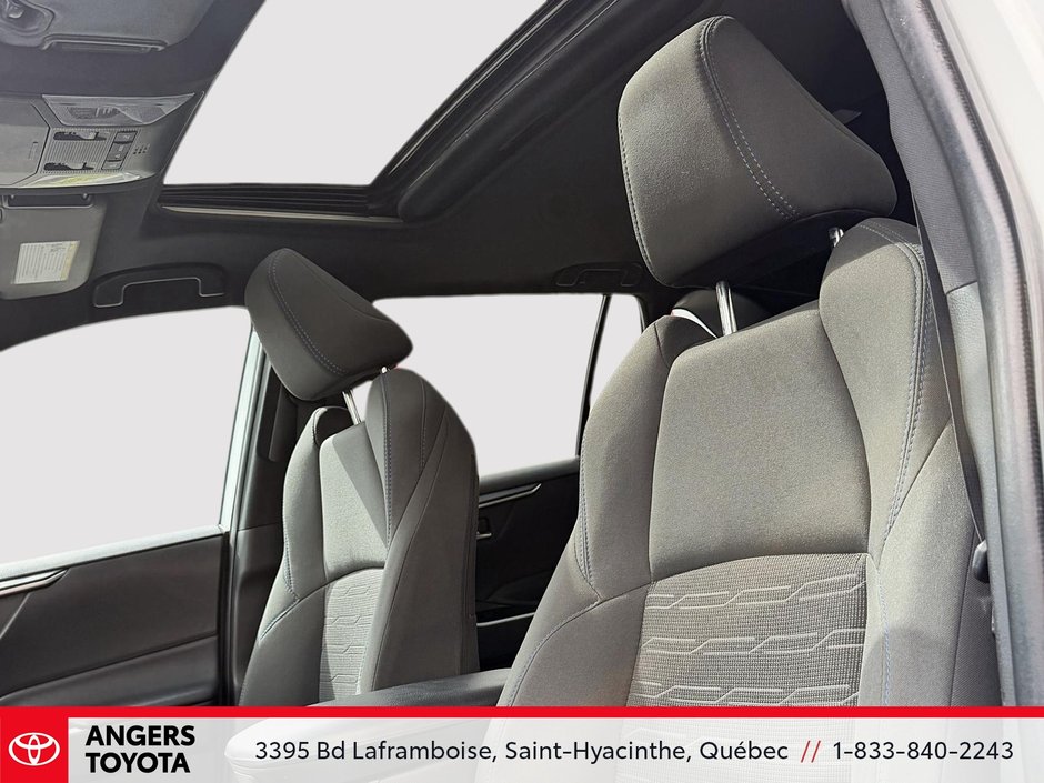 2022 Toyota RAV4 Hybrid SE-11