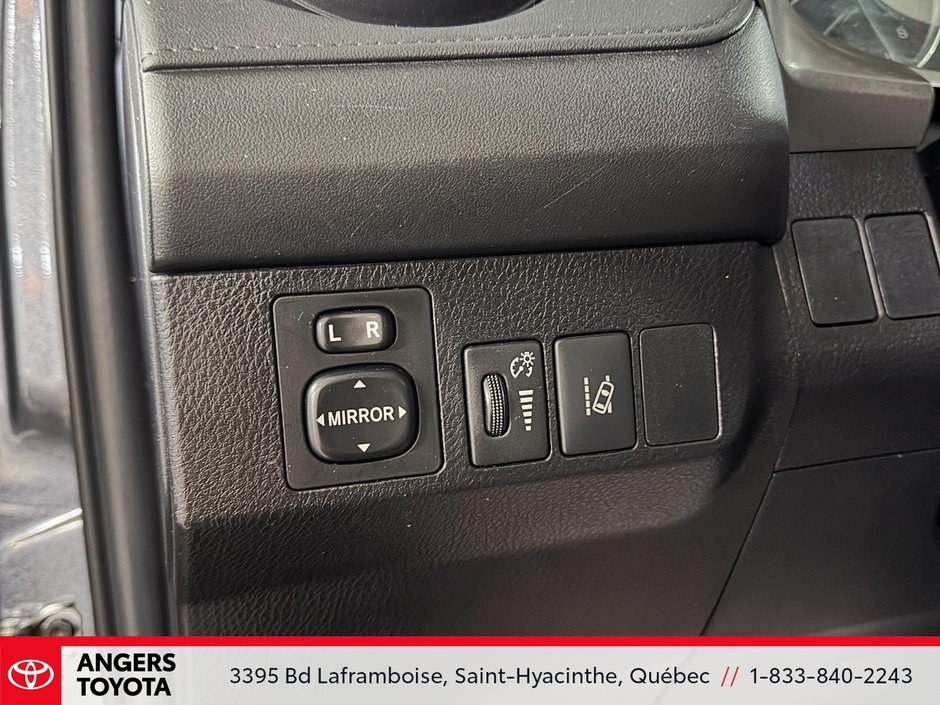 Toyota RAV4 LE 2018-12