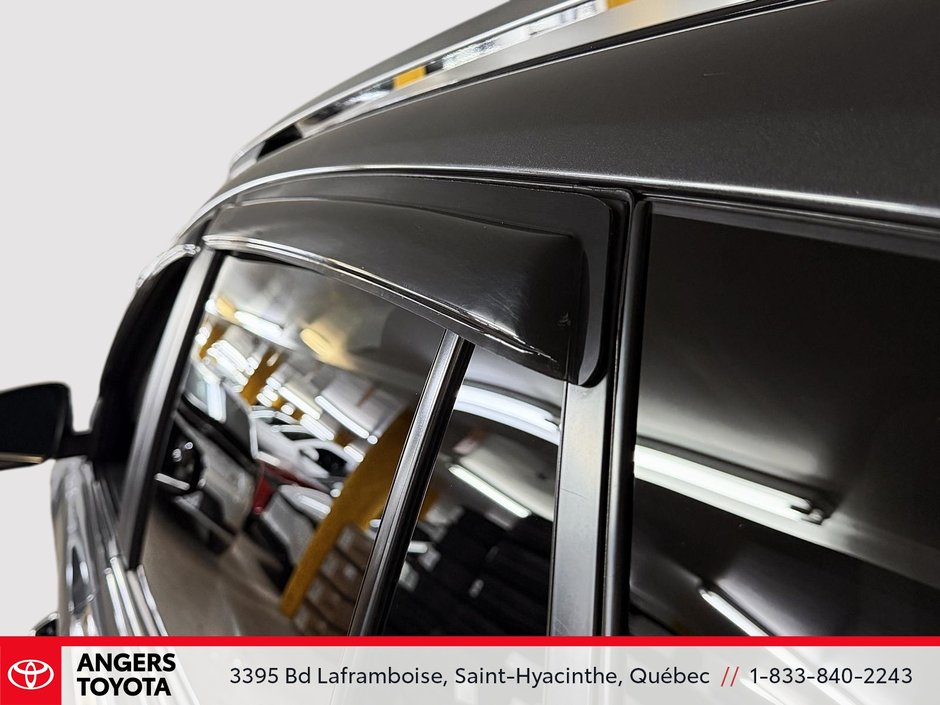 Toyota RAV4 LE 2018-10