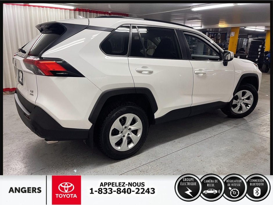 Toyota RAV4 LE AWD 2020-3