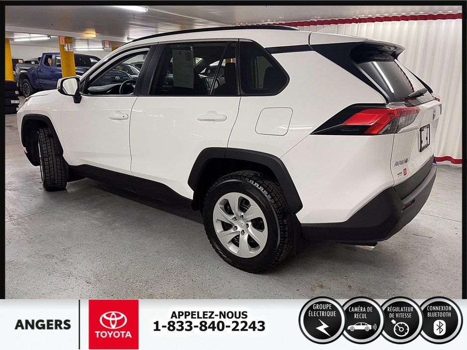 Toyota RAV4 LE AWD 2020-5