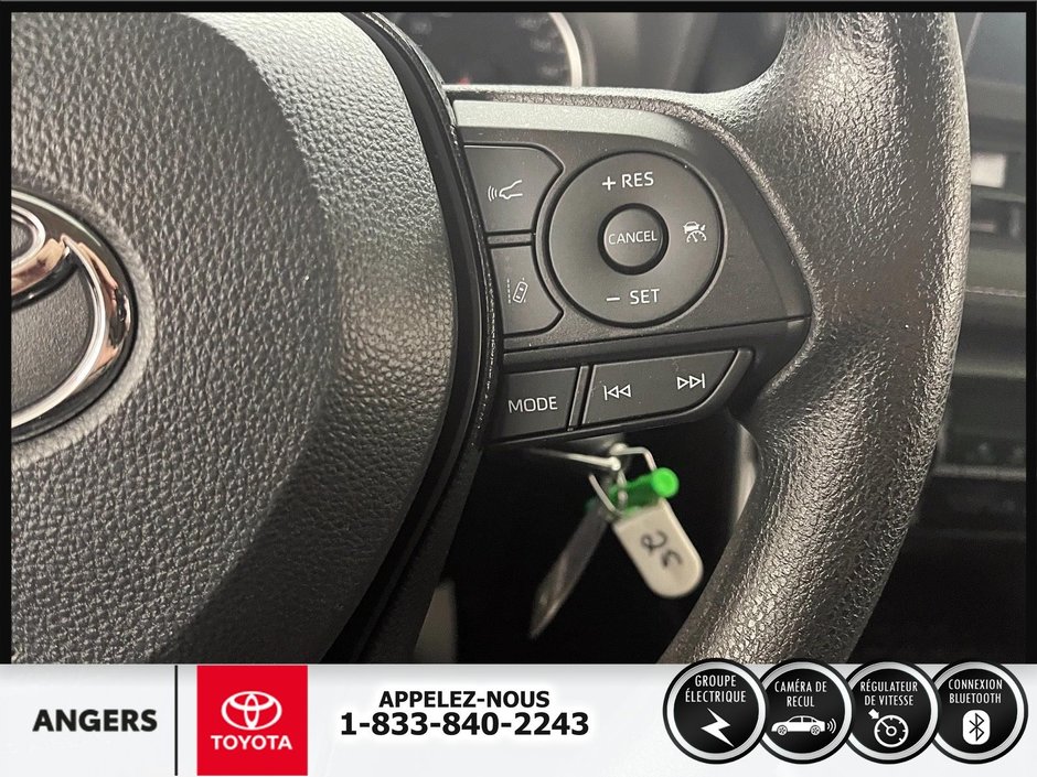 Toyota RAV4 LE AWD 2020-13