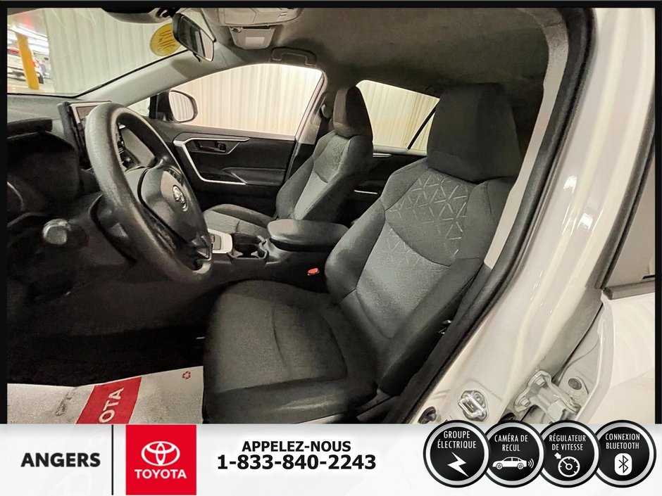 Toyota RAV4 LE AWD 2020-10