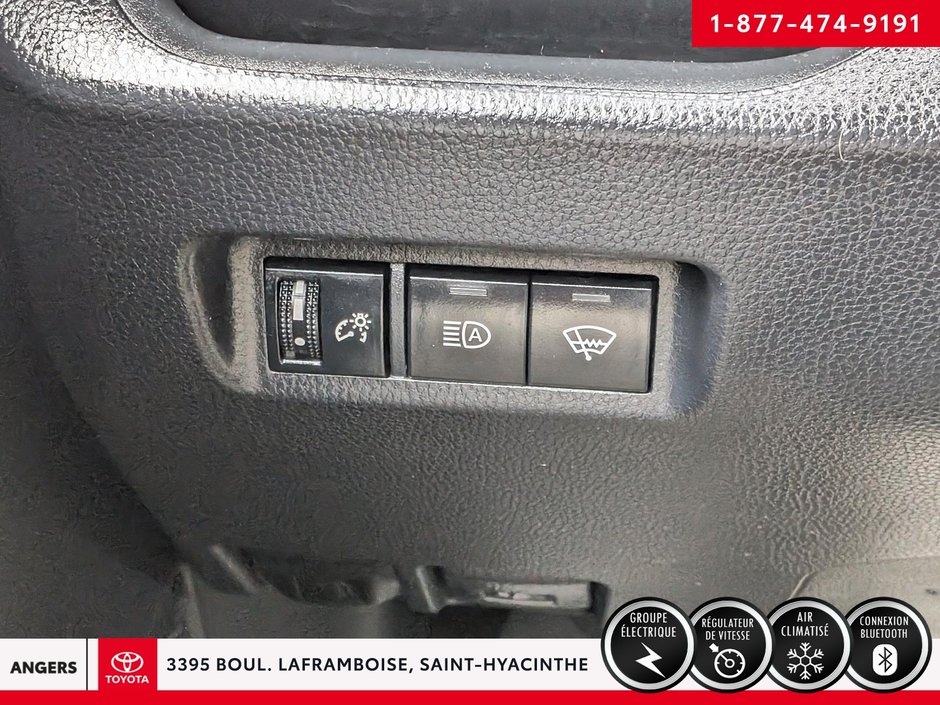 Toyota RAV4 LE 2020-10