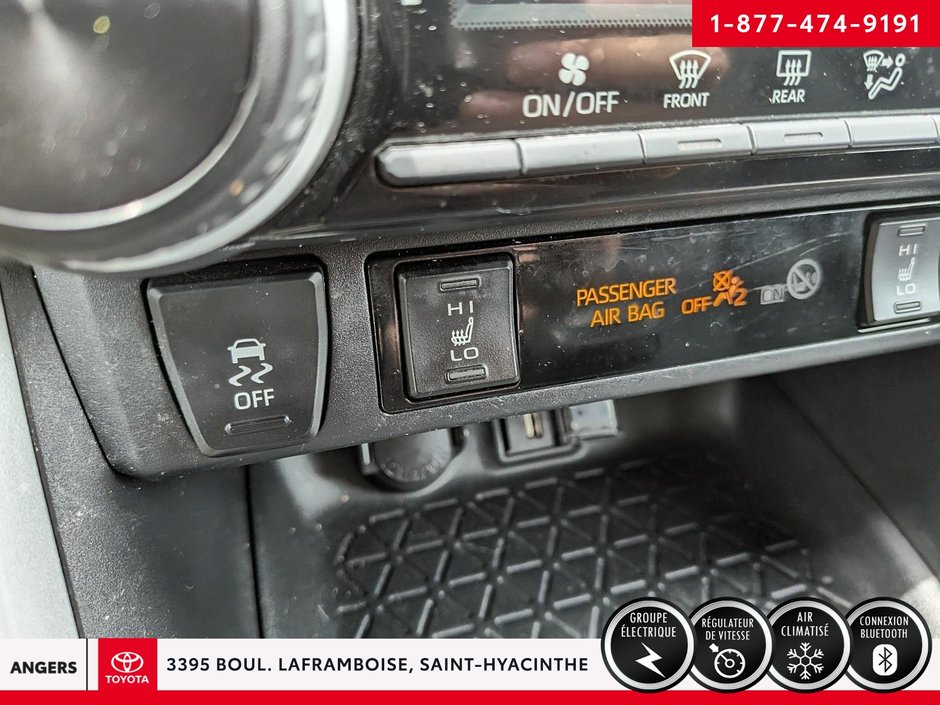 Toyota RAV4 LE 2020-16