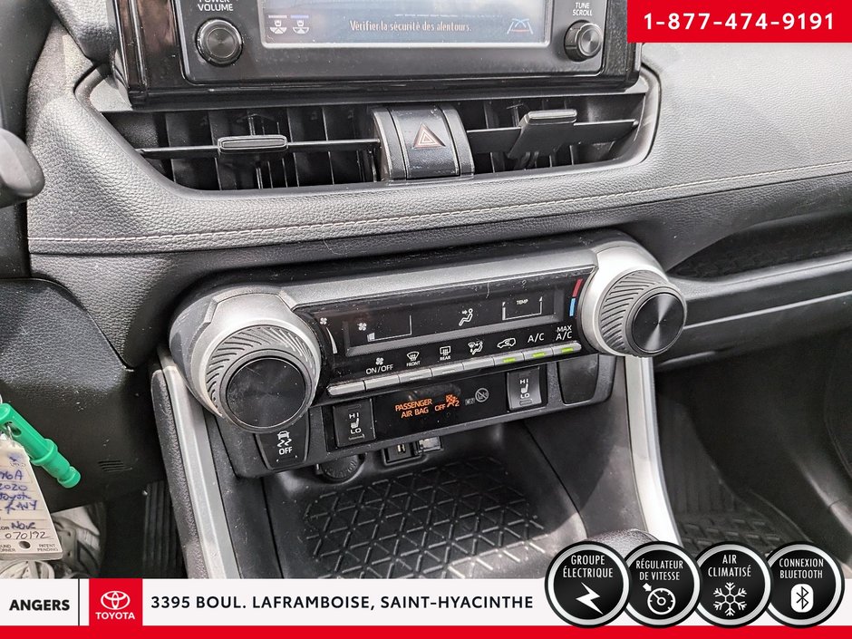 Toyota RAV4 LE 2020-15