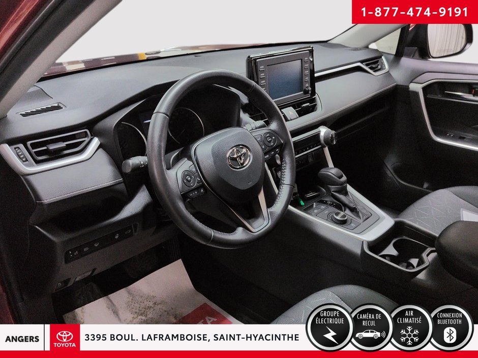 Toyota RAV4 XLE HYBRIDE 2021-9