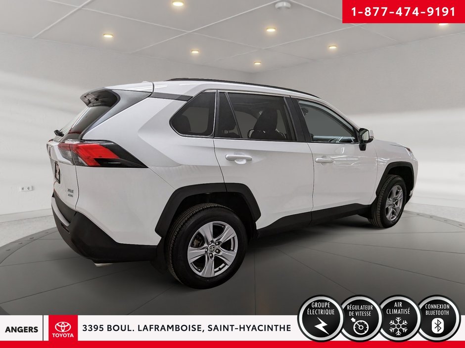 Toyota RAV4 XLE 2022-3