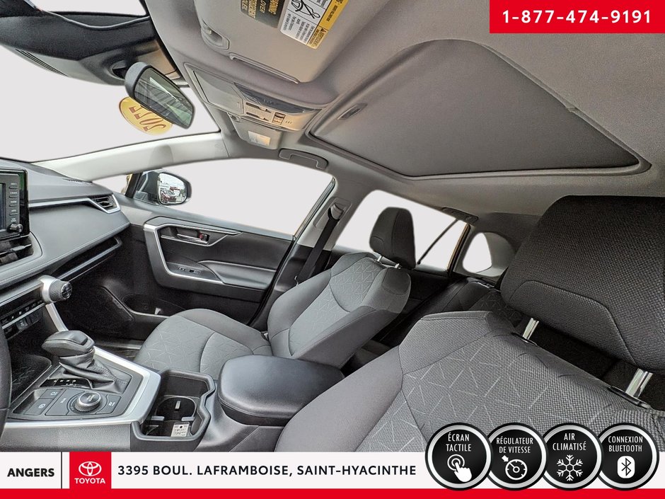 Toyota RAV4 Hybrid XLE 2022-9