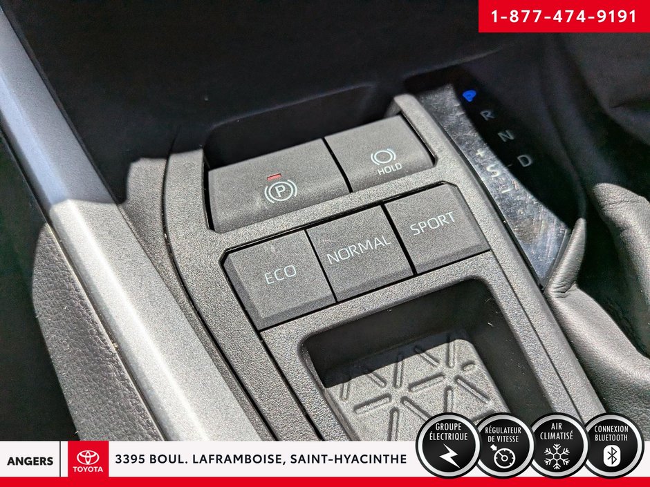 2022 Toyota RAV4 LE-12
