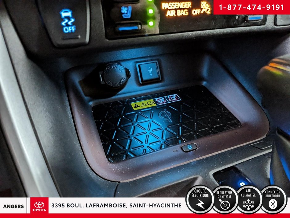 Toyota RAV4 Limited 2022-16