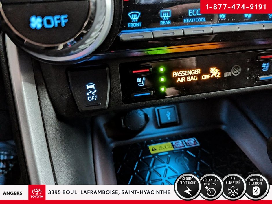 Toyota RAV4 Limited 2022-17