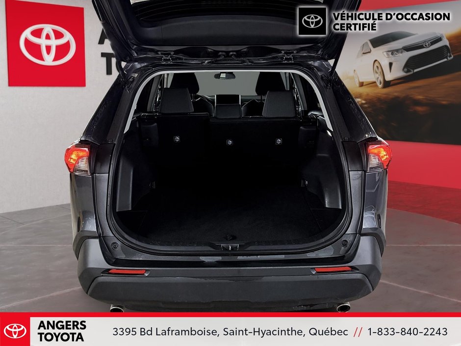 Toyota RAV4 LE 2025-15