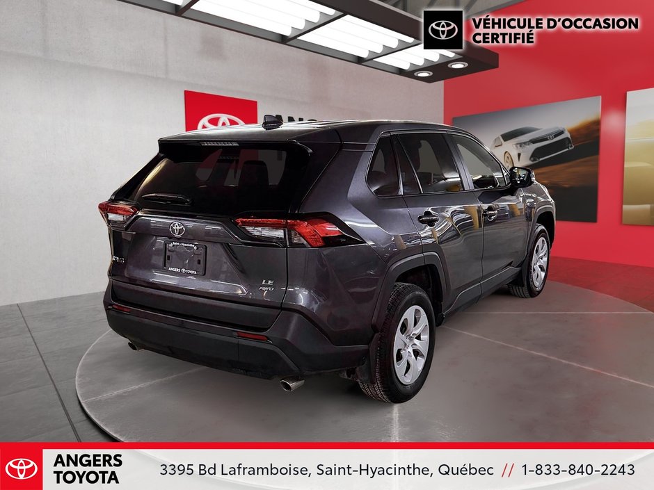 Toyota RAV4 LE 2025-5