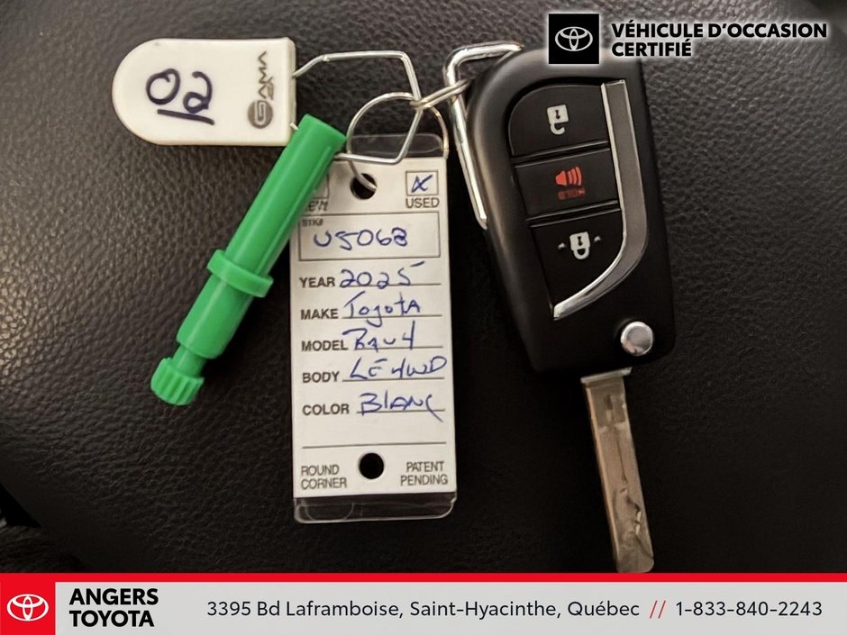 2025 Toyota RAV4 LE-23