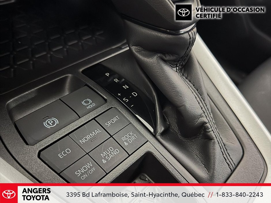 2025 Toyota RAV4 LE-14