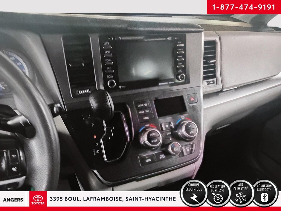 2018 Toyota Sienna LE-14