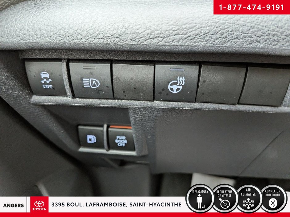 2021 Toyota Sienna LE-17