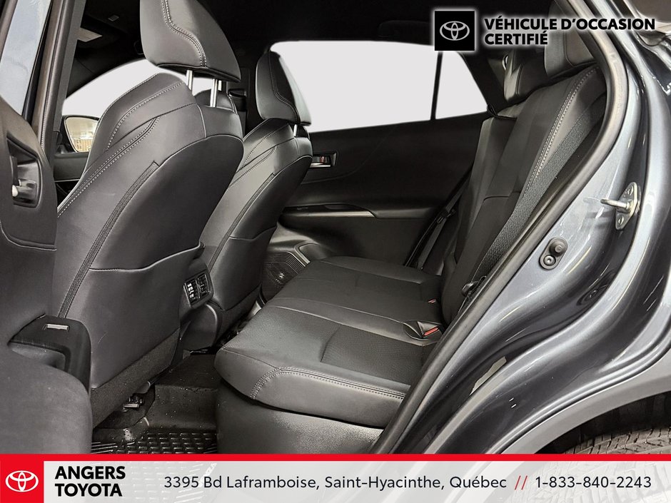 Toyota Venza XLE 2023-8