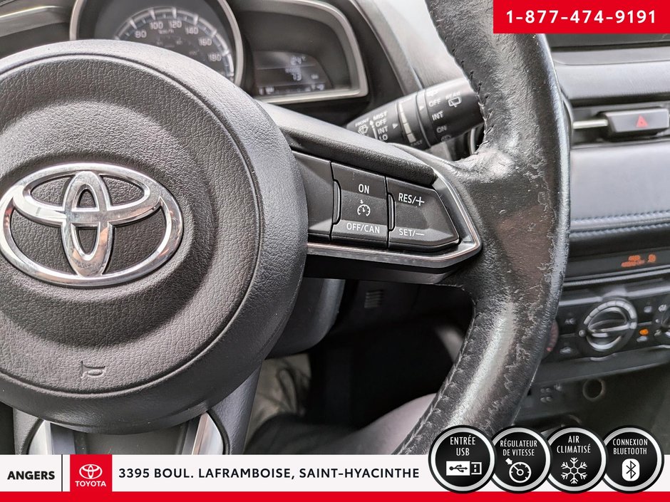 2020 Toyota Yaris Hatchback XLE-8
