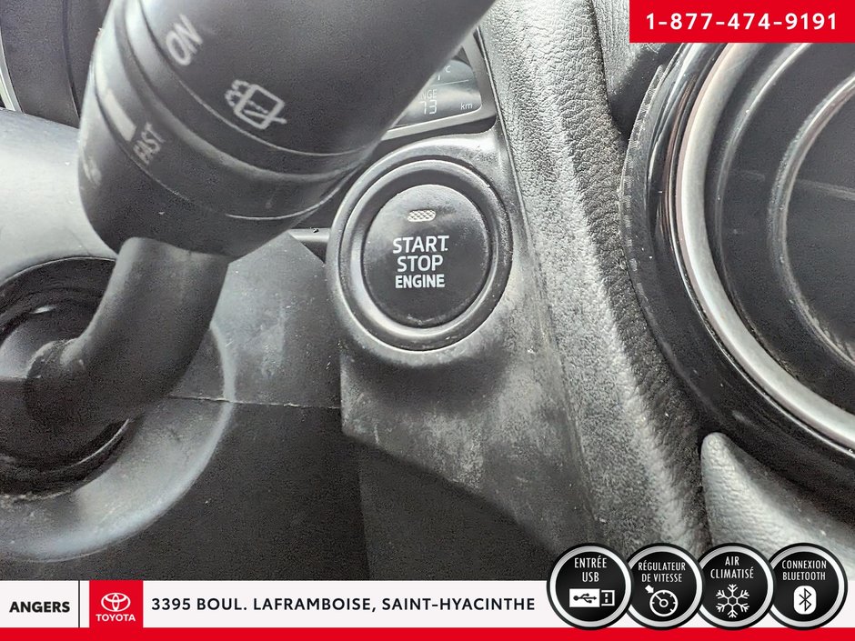 2020 Toyota Yaris Hatchback XLE-9