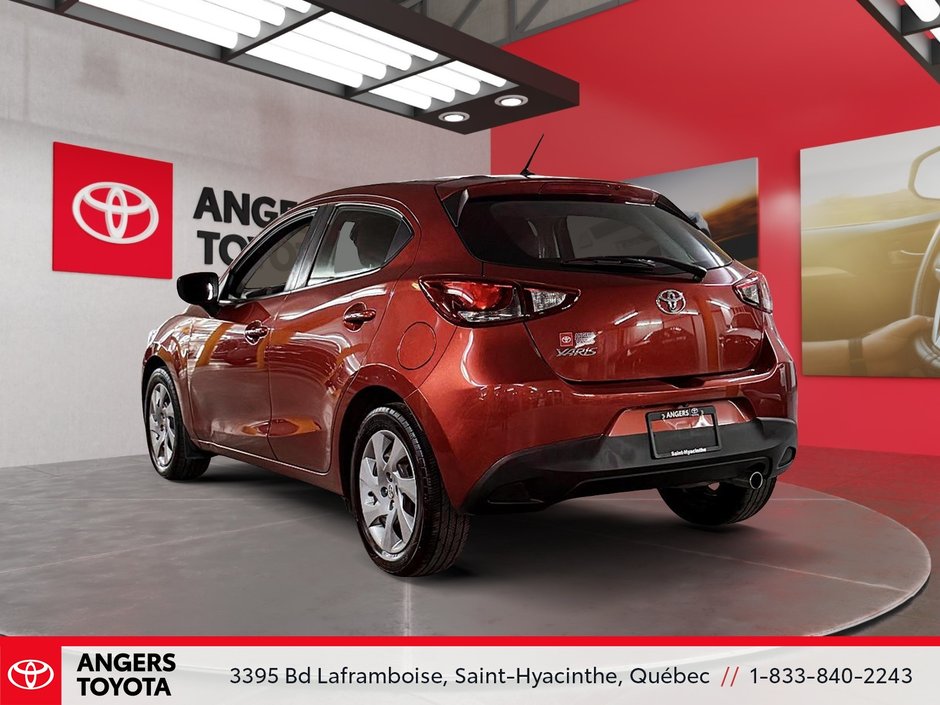 Toyota Yaris Hatchback LE 2020-5