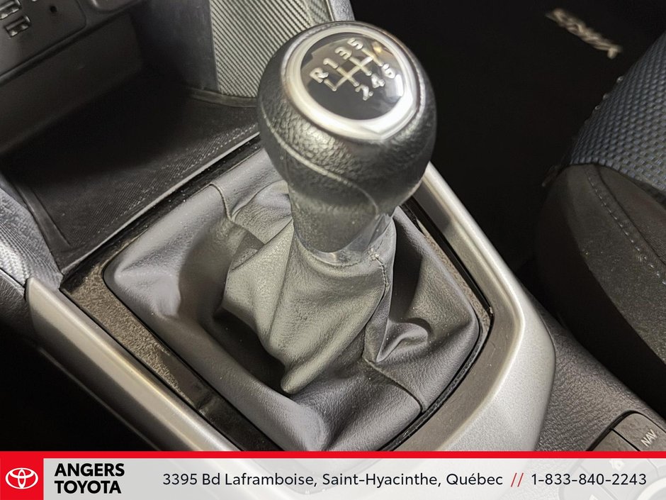 Toyota Yaris Hatchback LE 2020-16