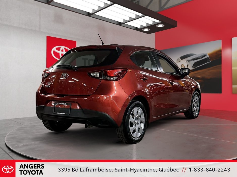 Toyota Yaris Hatchback LE 2020-3