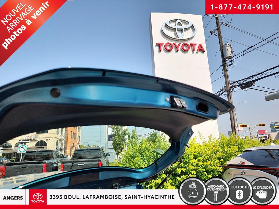 2013 Toyota Yaris LE-12