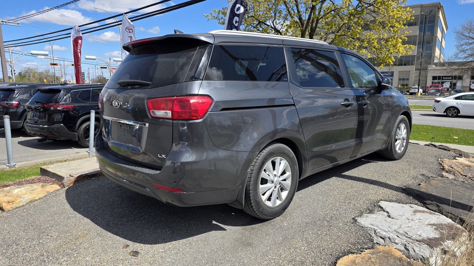 Kia Sedona LX 2018-2