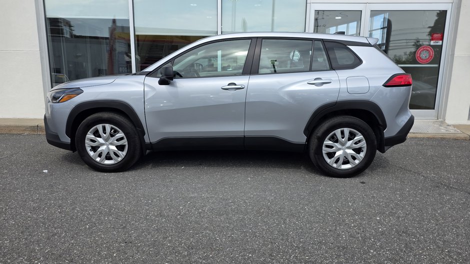 2024 Toyota Corolla Cross L-2